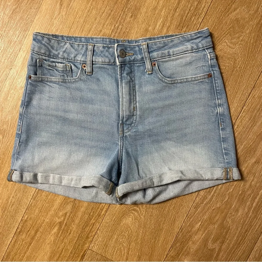 Light Wash Old Navy Denim Shorts - Picture 1 of 4
